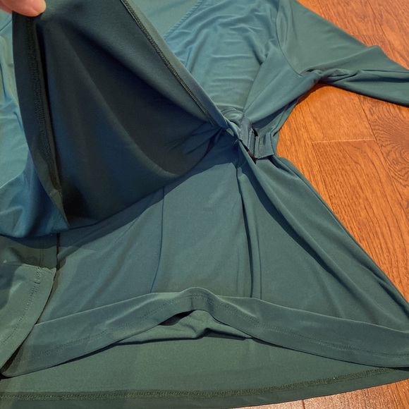 NWOT Silky green top - Picture 6 of 7